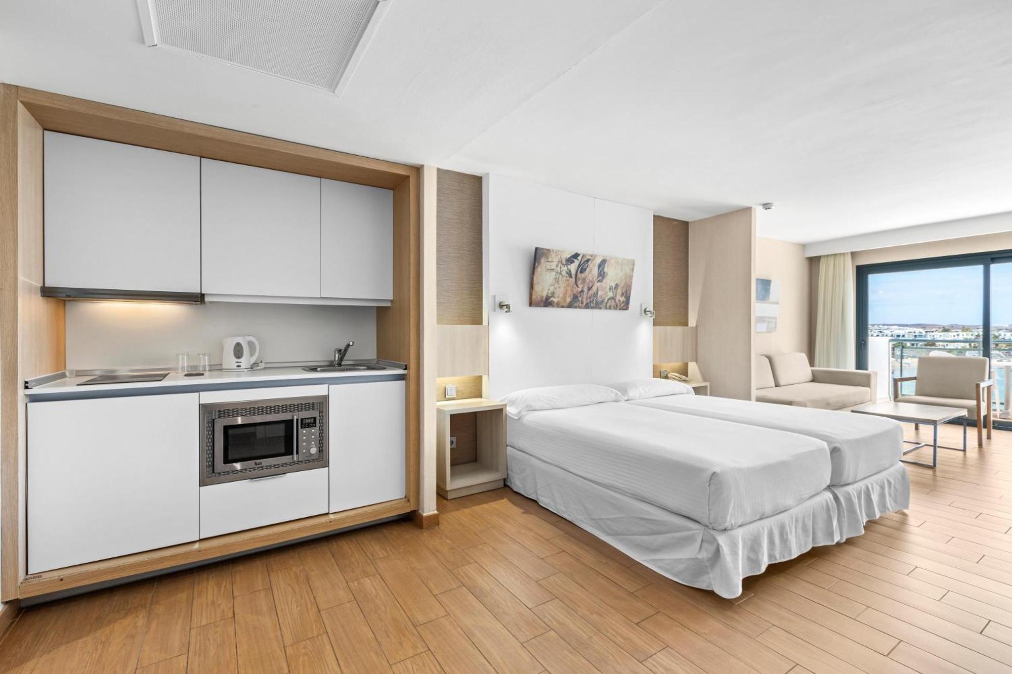 Thb Lanzarote Beach Коста-Тегисе Экстерьер фото