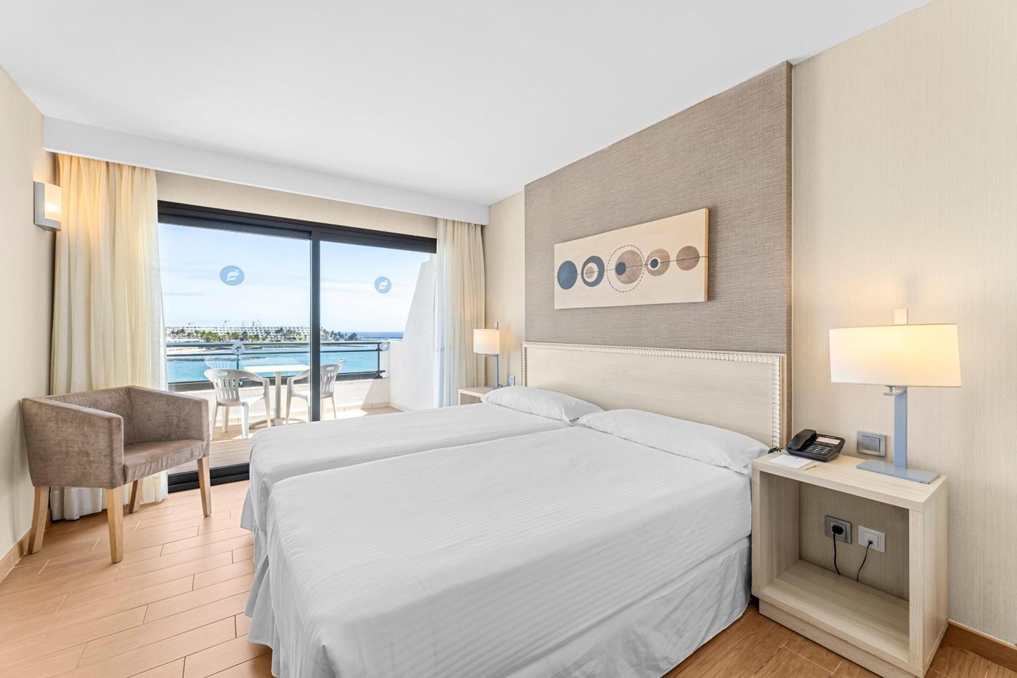 Thb Lanzarote Beach Коста-Тегисе Экстерьер фото