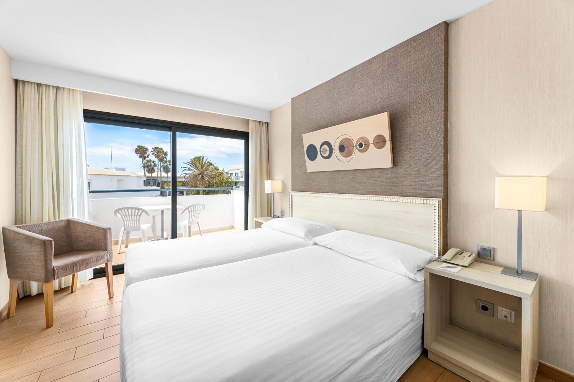 Thb Lanzarote Beach Коста-Тегисе Экстерьер фото